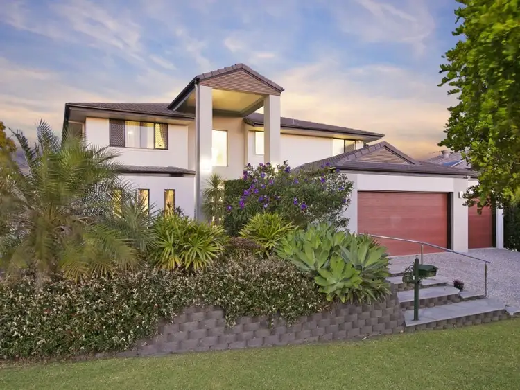8 Lachlan Drive, Wakerley QLD 4154