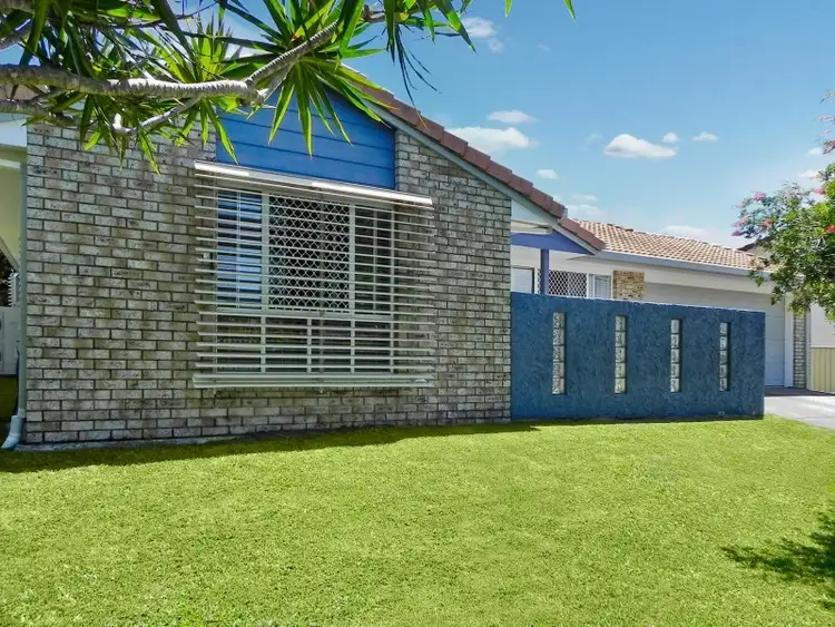 42 Coonowrin Street, Battery Hill QLD 4551