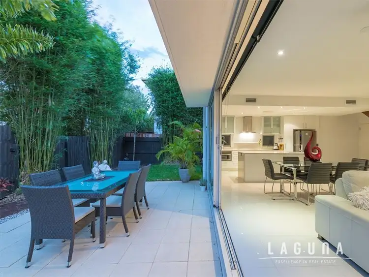 2/10 Nannygai Street, Noosaville QLD 4566