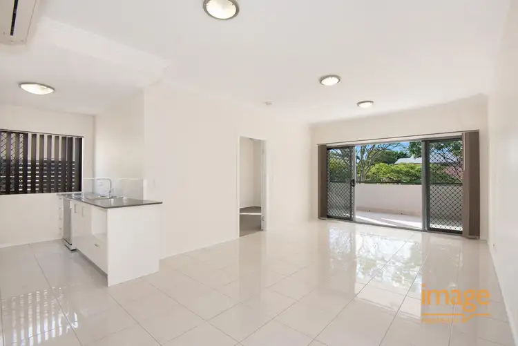 Main view of Homely unit listing, 2/33 Pioneer Street, Zillmere QLD 4034