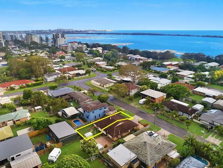 1/33 Montgomery Cres, Golden Beach QLD 4551