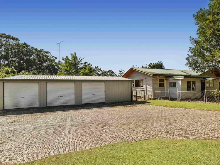 54 Cooloolabin Road, Yandina QLD 4561