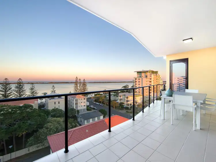 75 Landsborough Parade