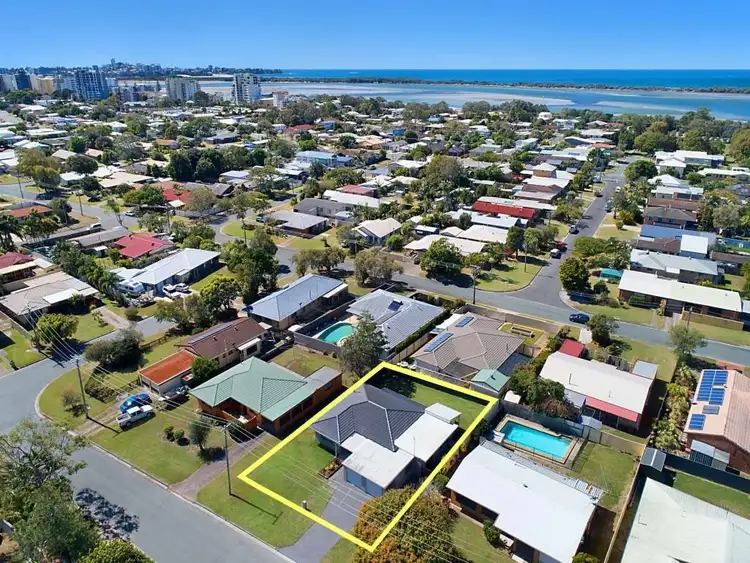 5 Moorshead Avenue, Golden Beach QLD 4551