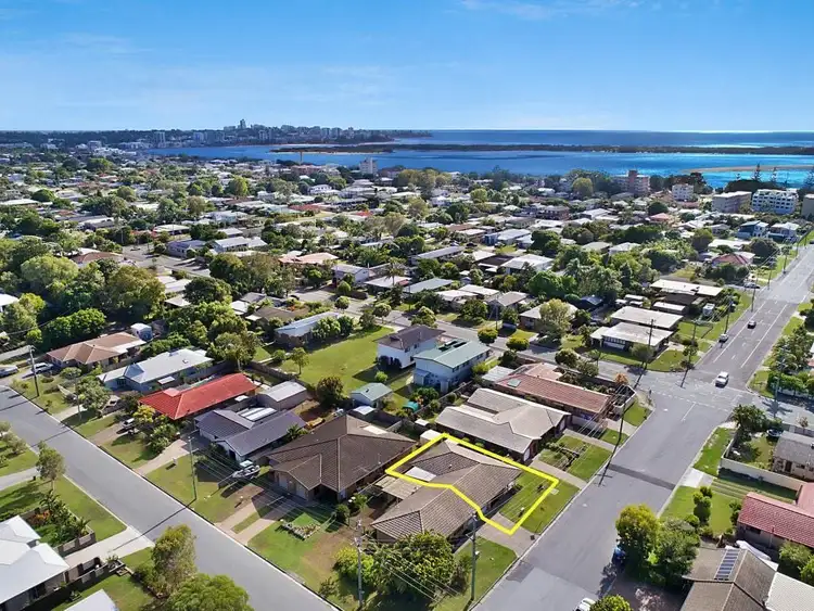 2/25 St Pauls Avenue, Golden Beach QLD 4551