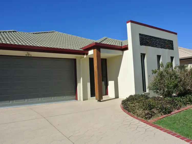 124 Ropley Road, Wynnum West QLD 4178