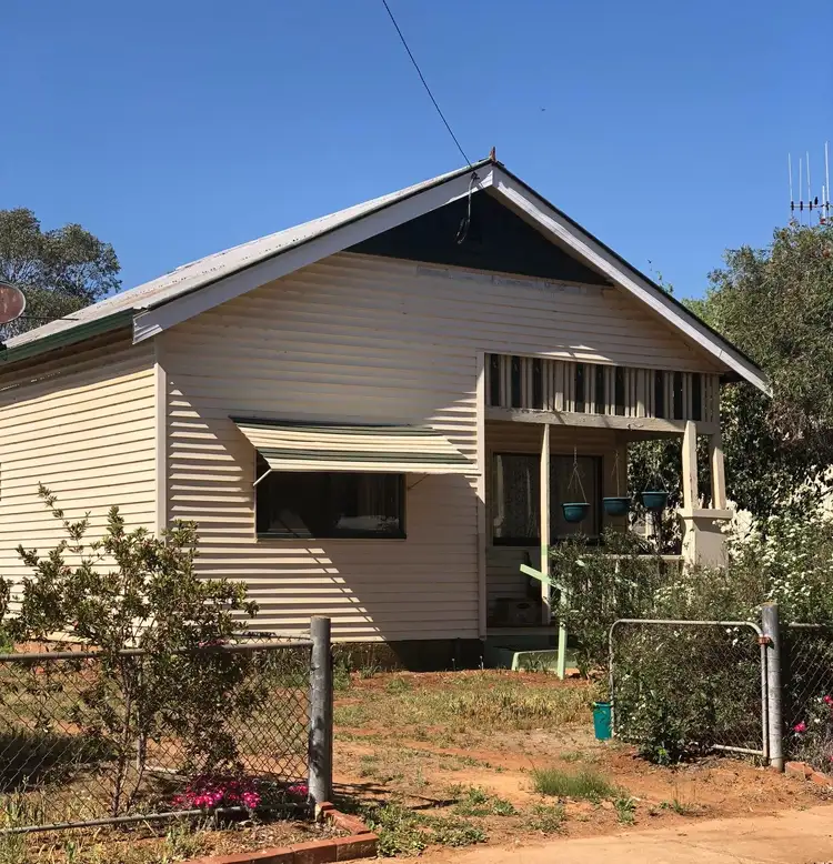 5 Lachlan Street, Yeoval NSW 2868