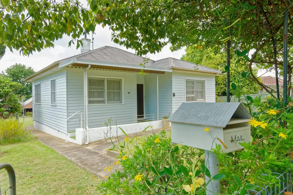 Main view of Homely house listing, 10 Arthur Street, Mittagong NSW 2575