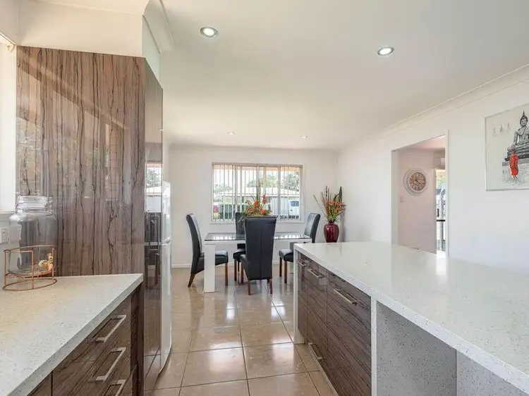 8 Valentine Street, Southside QLD 4570