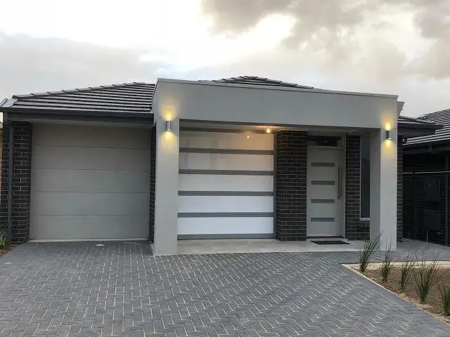 3 Nambucca Avenue, West Lakes Shore SA 5020