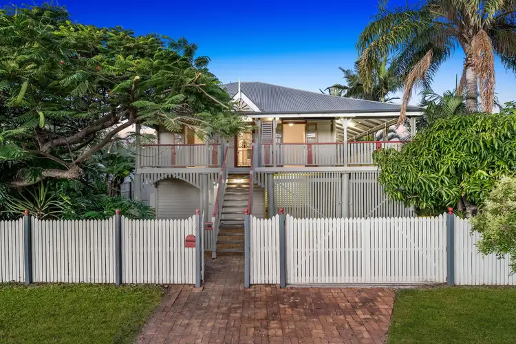 2 Henry Street, Wynnum QLD 4178
