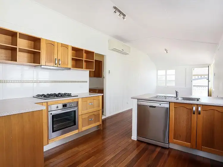 2/169 Ashgrove Avenue