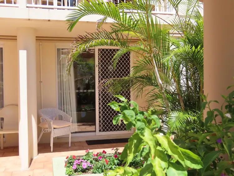 Apartment 2/3-5 Anembo Street, Chevron Island QLD 4217