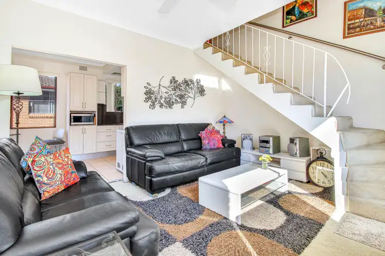 6/102 Wattle Ave, Carramar NSW 2163