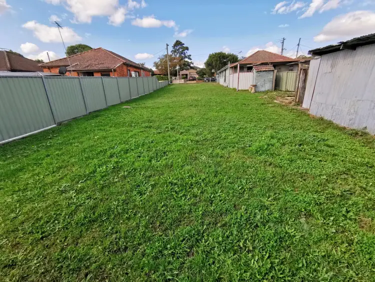 28 Centenary Road, Merrylands West NSW 2160