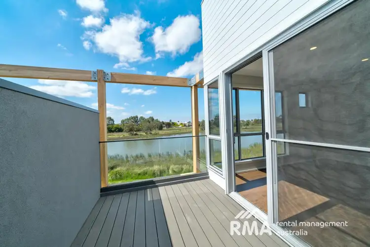 18 Luxe Terrace, Point Cook VIC 3030