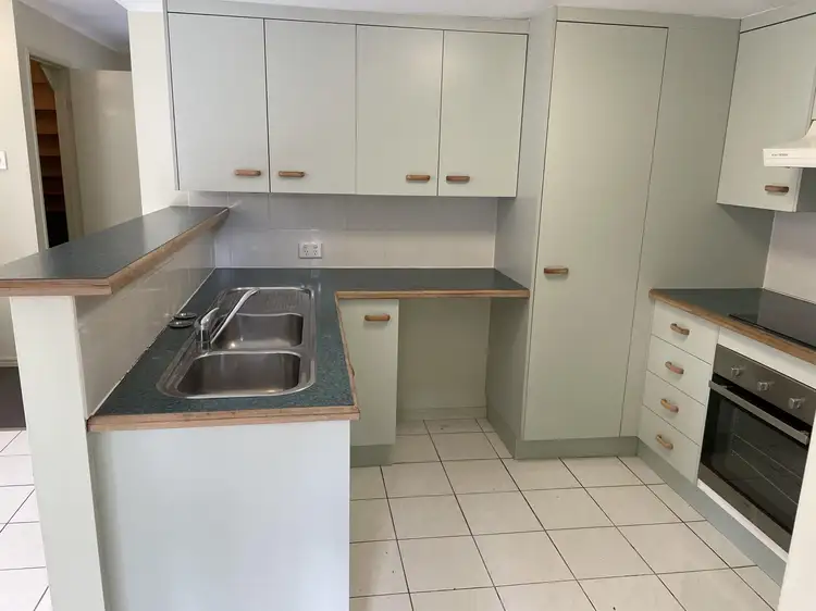 Fifth view of Homely townhouse listing, Townhouse 15/10 Adrian Pl, Wishart QLD 4122