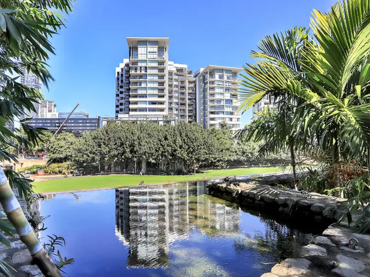 3 Parkland Boulevard