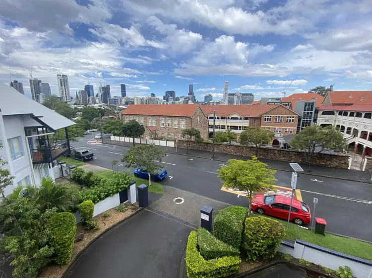17/331 Gregory Terrace