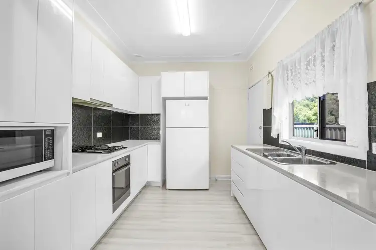 98 Carpenter St, Colyton NSW 2760