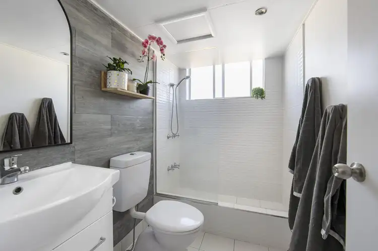 Seventh view of Homely unit listing, 4/31 Surrey Street, Hyde Park QLD 4812