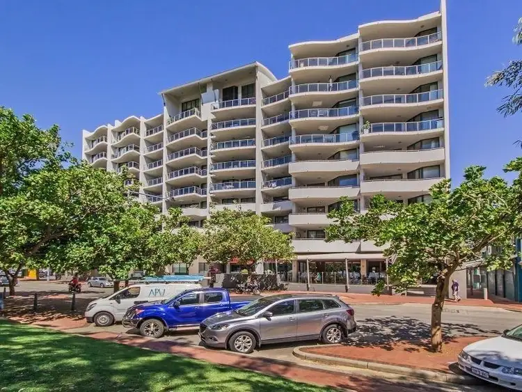 17 Rockingham Beach Road, Rockingham WA 6168