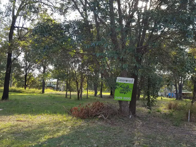 82 SOUTH END RD, Russell Island QLD 4184