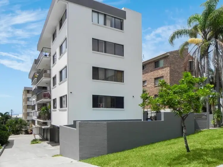 #1 'Tahitian Surf' 24 Moreton Parade, Kings Beach QLD 4551