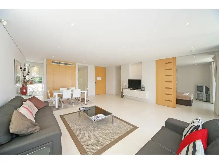 4/"The Rise" Noosa Drive, Noosa Heads QLD 4567