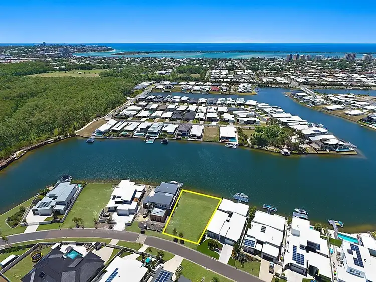 18 North Point Crescent, Pelican Waters QLD 4551