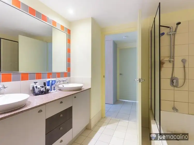 Sixth view of Homely unit listing, L2/451 Gregory Terrace, Spring Hill QLD 4000