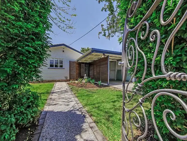 59 Dorothy Lane, Camp Hill QLD 4152