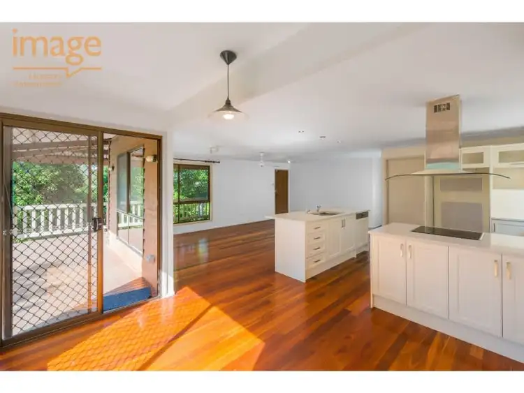 5 Elinga St