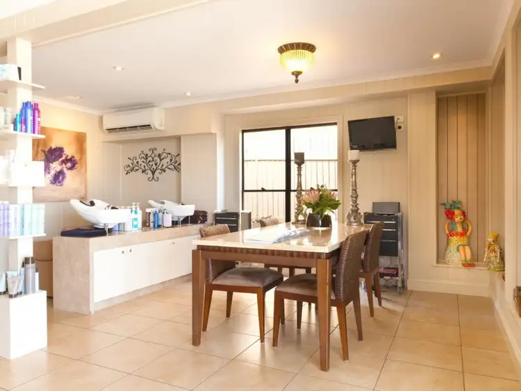 863 Wynnum Rd, Cannon Hill QLD 4170