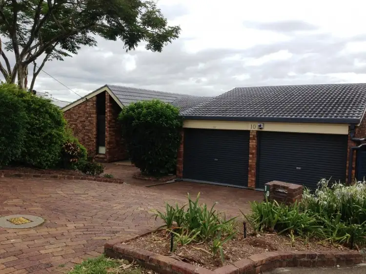 10 Kersley Road, Kenmore QLD 4069