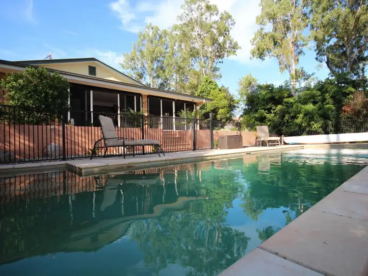 8 Oxford Court, Southside QLD 4570