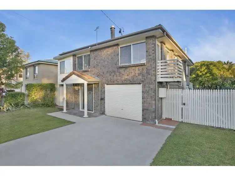 18 Stradbroke Street, Redland Bay QLD 4165