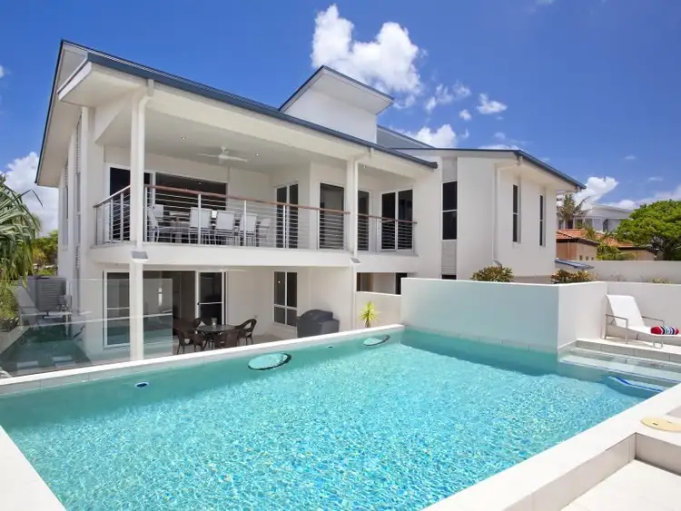 10 Antipodes Close, Castaways Beach QLD 4567