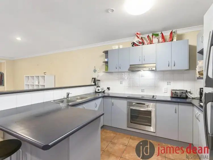 Second view of Homely house listing, 8 Oakwood Court, Hemmant QLD 4174