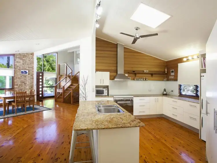 27 Currawong Street, Noosa Heads QLD 4567