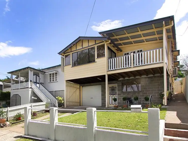 52 Waverley Road, Camp Hill QLD 4152