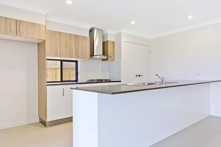 5 Mirabella Court