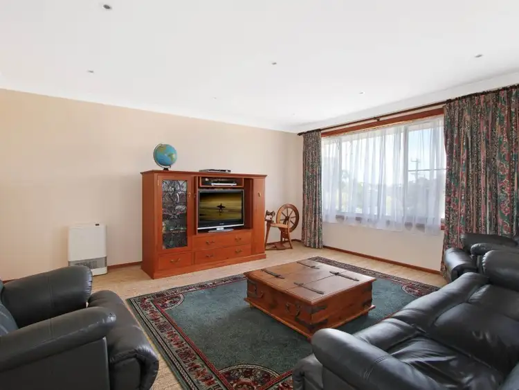 Fifth view of Homely house listing, 18 Highview Drive, Farmborough Heights NSW 2526