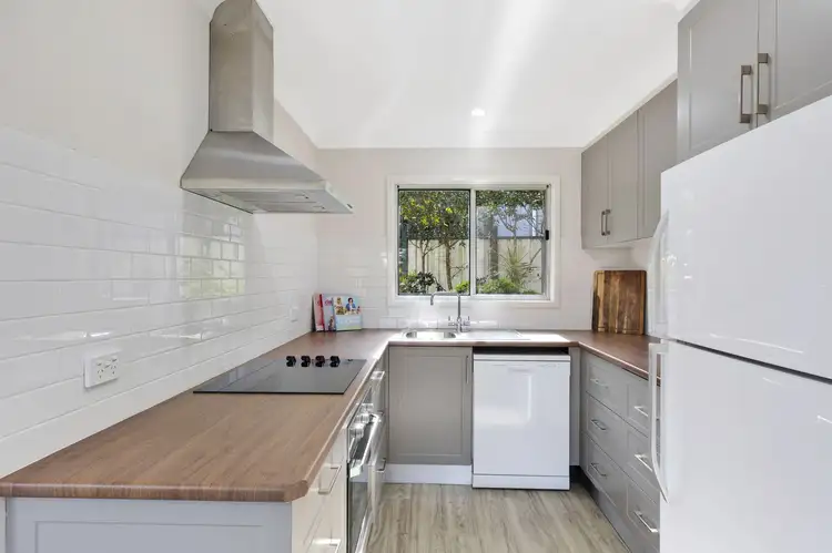 Fourth view of Homely house listing, 2/27 Koorabel Avenue, Copacabana NSW 2251