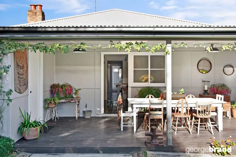8 Lushington St, East Gosford NSW 2250