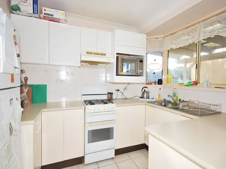 Fifth view of Homely semi-detached listing, 18 Portelli Avenue, Kariong NSW 2250