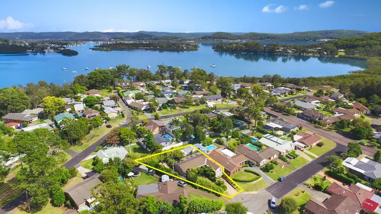 Second view of Homely house listing, 10 Skye Close, Bensville NSW 2251