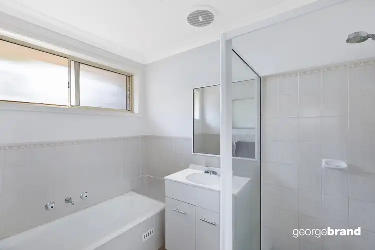 Fifth view of Homely house listing, 1/176 The Round Drive, Avoca Beach NSW 2251