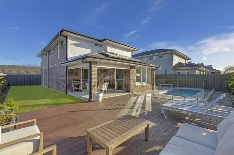 4 Caldwell Close, Green Point NSW 2251