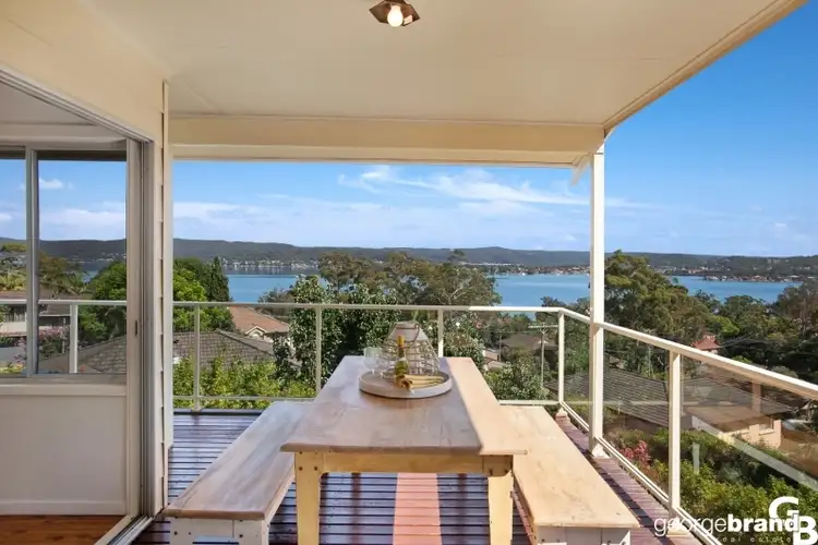2 Leonie Pde, Green Point NSW 2251